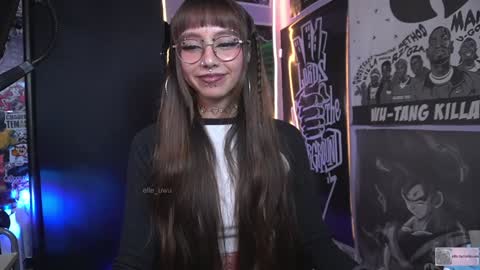 Snapshot of elle_uwu chatting on 01.12.25 follow me on instagram . online show from 01.12.25
