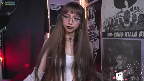 Snapshot of elle_uwu chatting on 02.14.25 follow me on instagram . online show from 02.14.25