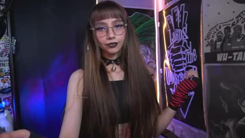 Snapshot of elle_uwu chatting on 02.24.25 follow me on instagram . online show from 02.24.25