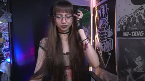 Snapshot of elle_uwu chatting on 02.24.25 follow me on instagram . online show from 02.24.25