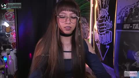 Snapshot of elle_uwu chatting on 09.13.25 follow me on instagram . online show from 09.13.25