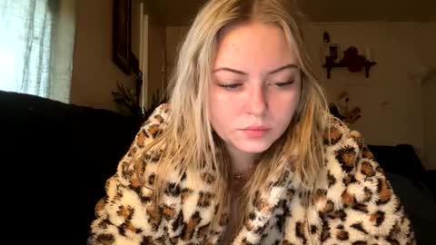 Snapshot of ellejess chatting on 02.26.26 ellejess online show from 02.26.26