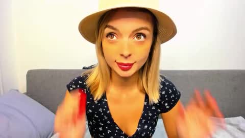 ellen_flow online show from 10.14.25