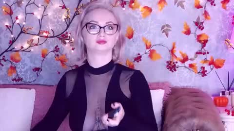 Elliana online show from 10.27.25