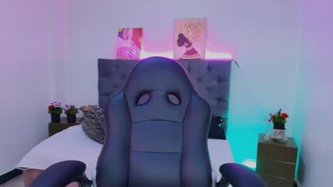  Ellie   online show from 09.24.25