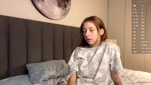 Snapshot of ellie_hollow chatting on 09.20.25 Ellie online show from 09.20.25