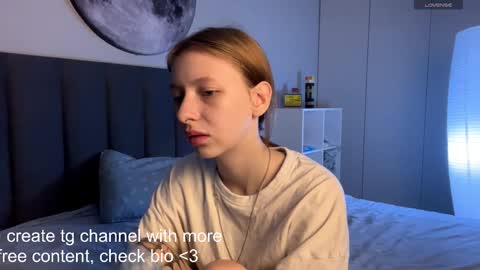 Snapshot of ellie_hollow chatting on 10.29.25 Ellie online show from 10.29.25