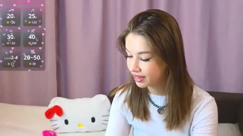 Snapshot of ellie_miller_ chatting on 10.05.25 ellie online show from 10.05.25