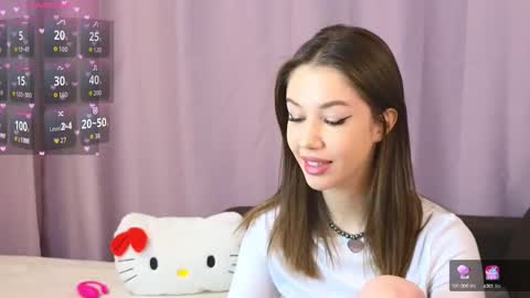 Snapshot of ellie_miller_ chatting on 10.13.25 ellie online show from 10.13.25