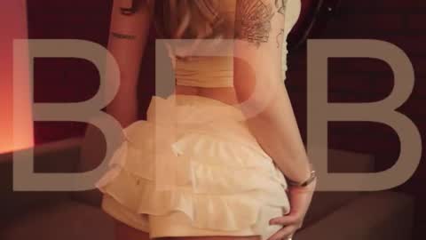 Snapshot of elliecutes chatting on 09.16.25 elliecutes online show from 09.16.25