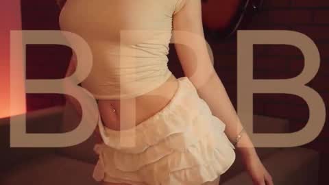 Snapshot of elliecutes chatting on 10.03.25 elliecutes online show from 10.03.25