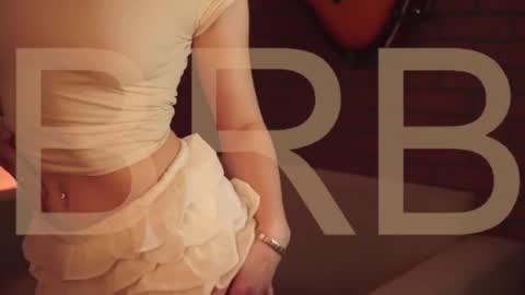 Snapshot of elliecutes chatting on 10.05.25 elliecutes online show from 10.05.25