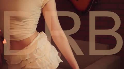 Snapshot of elliecutes chatting on 10.07.25 elliecutes online show from 10.07.25