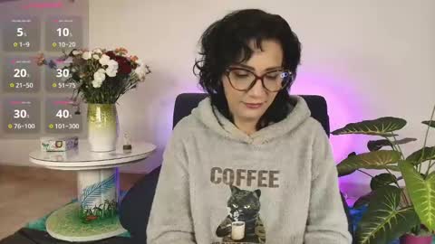 elliee1 online show from 02.13.25