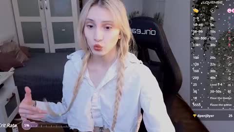 Snapshot of elliefrost chatting on 02.28.25 elliefrost online show from 02.28.25