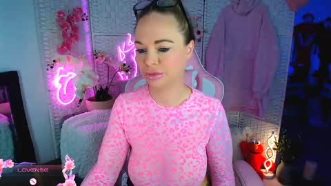 EllieKarr online show from 01.17.25