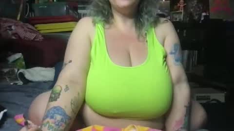 Ellie Louise online show from 10.30.25