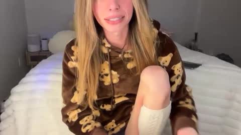 Snapshot of ellieluvs chatting on 02.03.26 ellie online show from 02.03.26