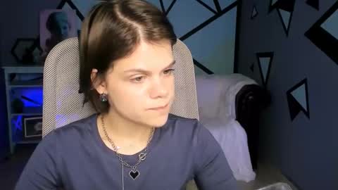 elliemurler online show from 10.10.25