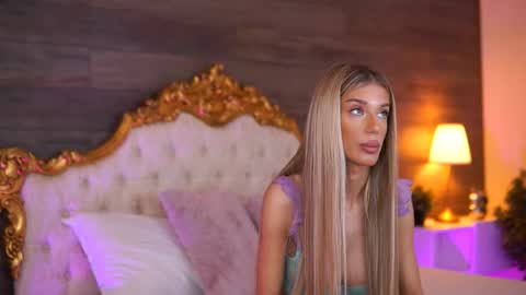 Ellie online show from 10.13.25