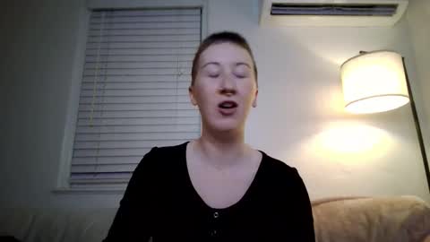 Ellie Rowyn online show from 11.25.25