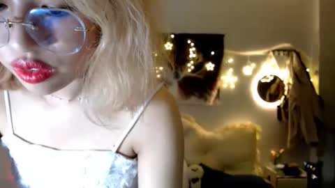 ellieyun online show from 09.25.25