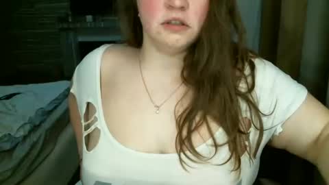 Snapshot of ellimol chatting on 03.10.25 EliMoL online show from 03.10.25