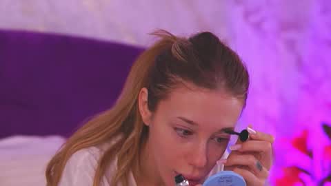 EllinaNuria online show from 02.17.26