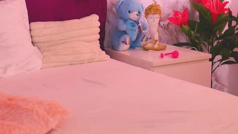 EllinaNuria online show from 04.11.26