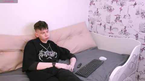 elliot_mars_ online show from 12.13.25