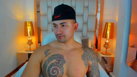 E L L I O T    V E L E Z online show from 12.05.24