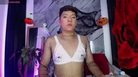 Snapshot of ellis_brown chatting on 10.09.25 Ellis online show from 10.09.25