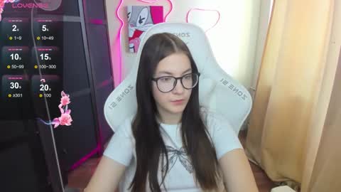 Snapshot of ellisky chatting on 10.24.25 ellisky online show from 10.24.25