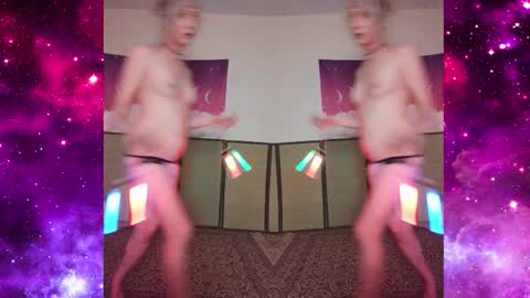 elly Apples online show from 12.04.25