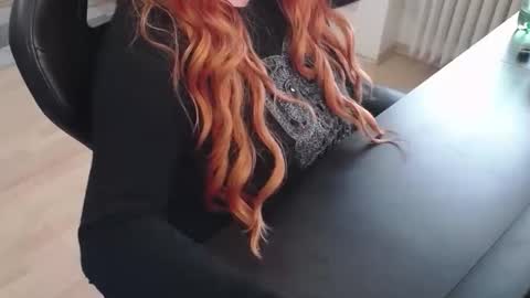 Elly online show from 11.23.25