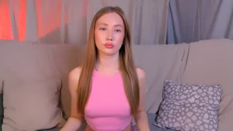 Snapshot of ellycolins_ chatting on 07.19.26 Elly online show from 07.19.26