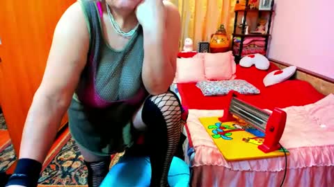 ellyhot53 online show from 12.13.24