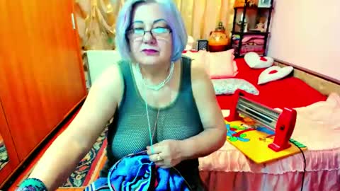ellyhot53 online show from 12.24.24