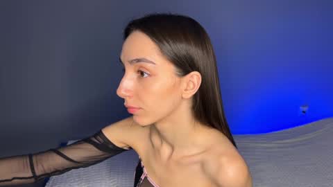 Snapshot of ellzabeth_ellison chatting on 02.02.25 Im online Fri Sun Mon Tue Thu Fri Sat3 from 1000 online show from 02.02.25