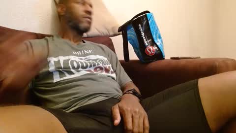 My name is Elmore. Please say hello I like to chat with you. If you have requests or dirty talk please use tip online show from 02.04.25