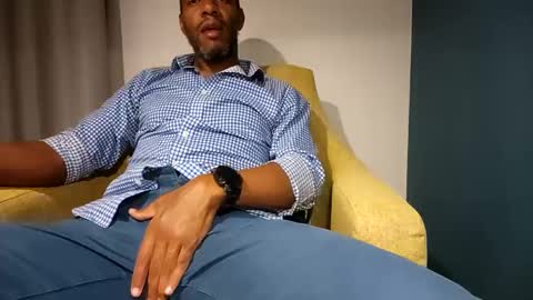 My name is Elmore. Please say hello I like to chat with you. If you have requests or dirty talk please use tip online show from 02.13.25