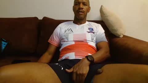 My name is Elmore. Please say hello I like to chat with you. If you have requests or dirty talk please use tip online show from 02.27.25