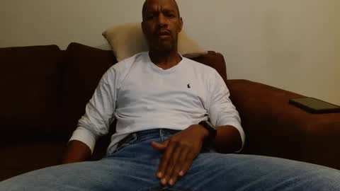 My name is Elmore. Please say hello I like to chat with you. If you have requests or dirty talk please use tip online show from 03.02.25