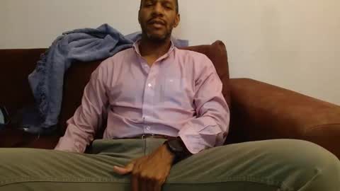 My name is Elmore. Please say hello I like to chat with you. If you have requests or dirty talk please use tip online show from 03.11.25