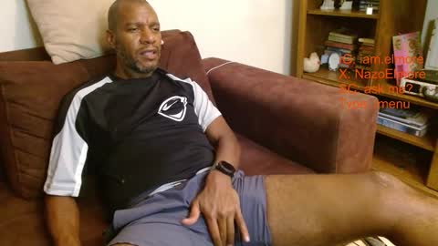 My name is Elmore. Please say hello I like to chat with you. If you have requests or dirty talk please use tip online show from 09.13.25