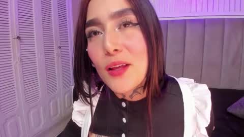 Snapshot of elodie_walker chatting on 09.17.25 Elodie online show from 09.17.25