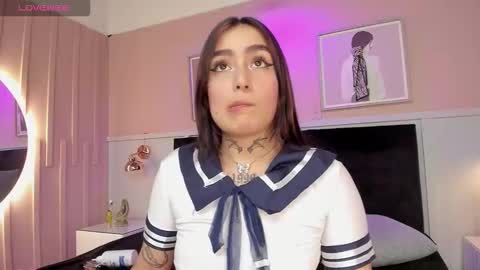 Snapshot of elodie_walker chatting on 10.10.25 Elodie online show from 10.10.25