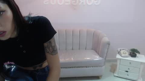 Snapshot of elody_a chatting on 02.28.25 Elody online show from 02.28.25