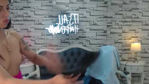 Snapshot of elody_a chatting on 09.18.25 Elody online show from 09.18.25