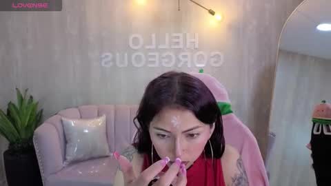 Snapshot of elody_a chatting on 10.31.25 Elody online show from 10.31.25